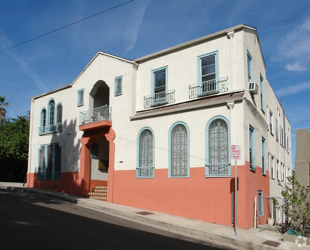 Foto del edificio - 3315 Larissa Dr