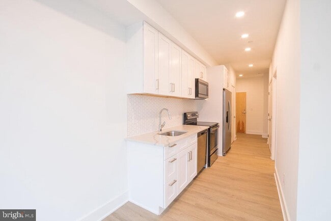 Building Photo - 1324 Frankford Ave