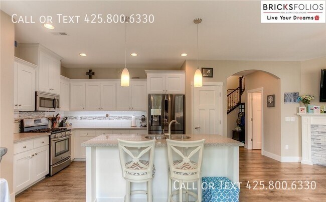 Foto del edificio - Embrace Elegance and Comfort in South Hill...