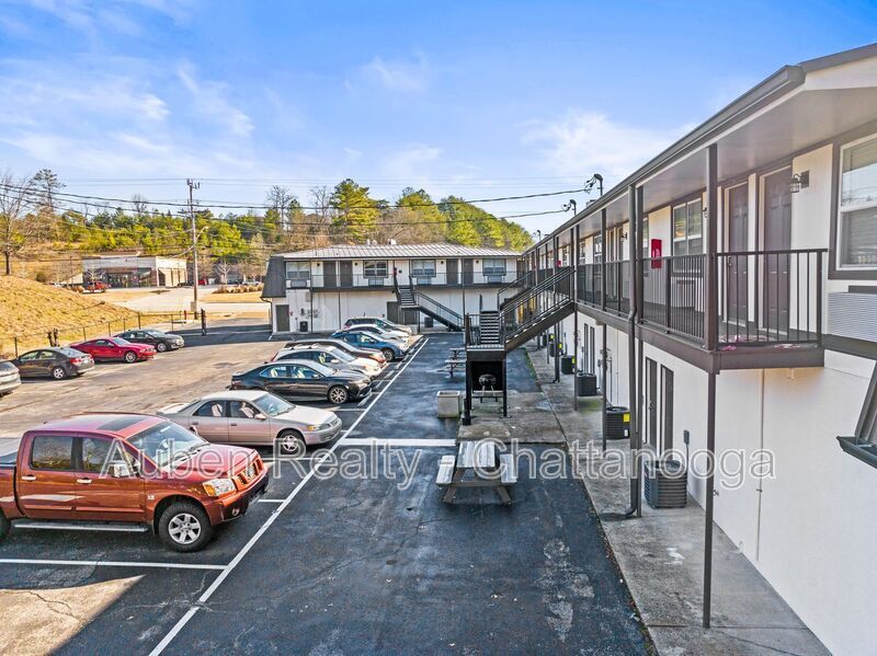 Primary Photo - 5519 HIGHWAY 153 APT I