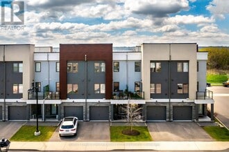 Building Photo - 115-115 Shoreview Pl