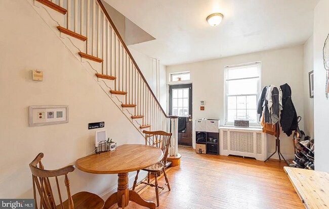 Foto del edificio - Spacious 4BR Home Steps from Frankford Ave | Private Patio + Tons of Natural Light
