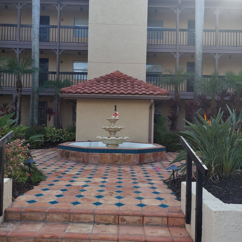 Photo - 2400 Feather Sound Dr (Clearwater, FL)
