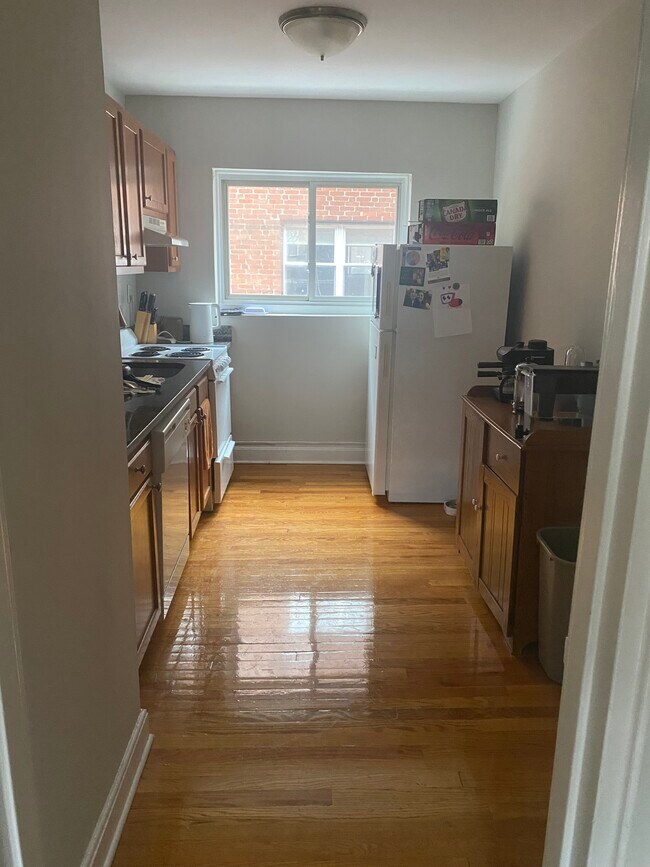 Building Photo - 61 Selkirk Rd