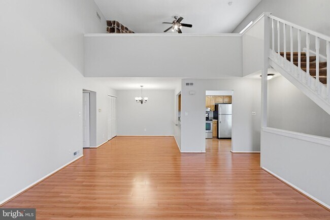 Building Photo - 321B Delancey Pl