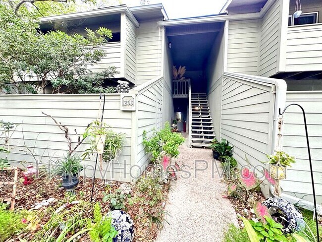 Foto del edificio - 1208 Village Creek Ln