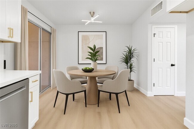 Foto del edificio - 4770 S Topaz St