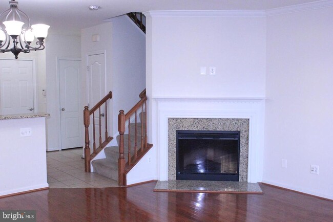 Foto del edificio - 42525 Highgate Terrace