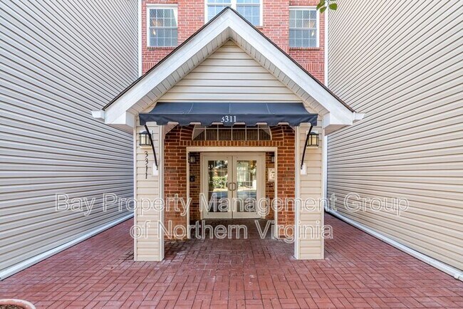 Foto del edificio - 3311 Wyndham Cir