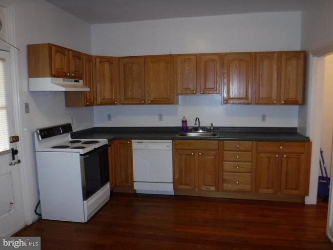 Foto del edificio - 618 Potomac Ave