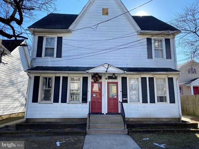 Building Photo - 142 Washington St