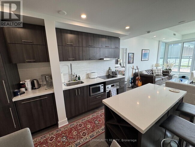 Photo du bâtiment - 8081-8081 Birchmount Rd