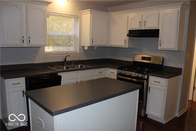 Foto del edificio - 12117 Royalwood Ct