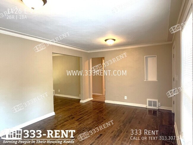 Building Photo - Location is everything in this cute ranch ...