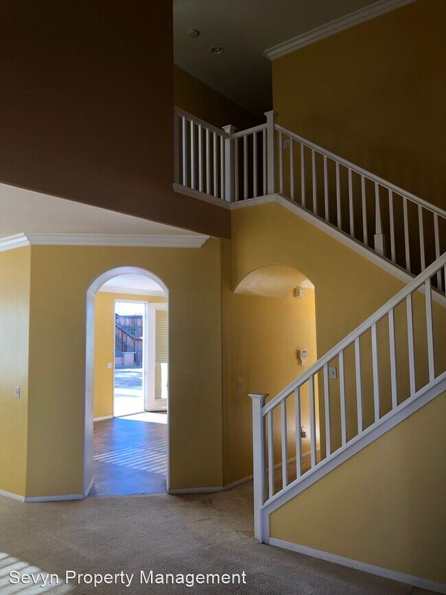 Building Photo - 5 br, 3 bath House - 14333 Greta Drive