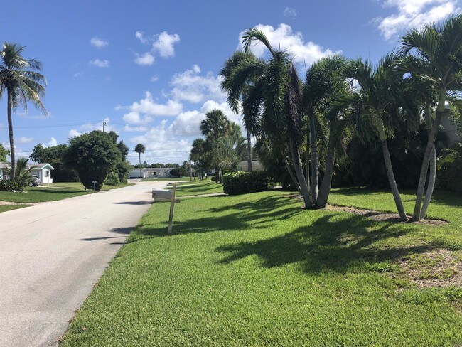 Foto del edificio - 3937 Holly Dr