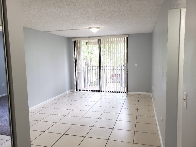 Building Photo - 3611 SW 117th Ave