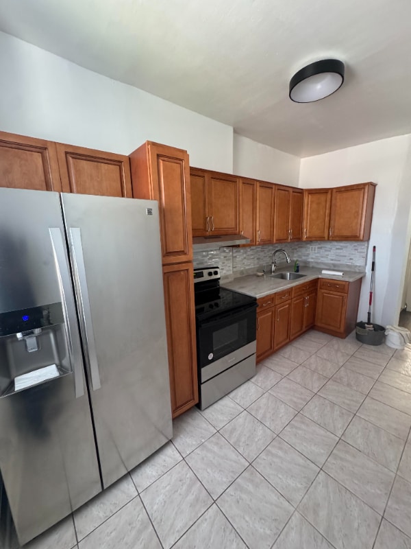 Photo - 531 Ashford St