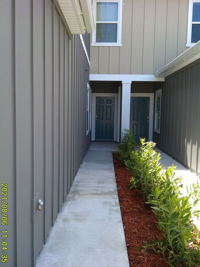 Foto del edificio - Newer Construction Town Home in the NEW co...