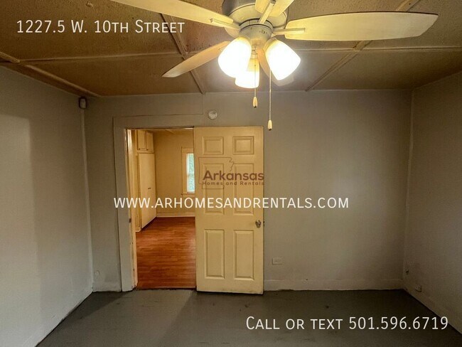 Foto del edificio - 1227.5 W 10th St