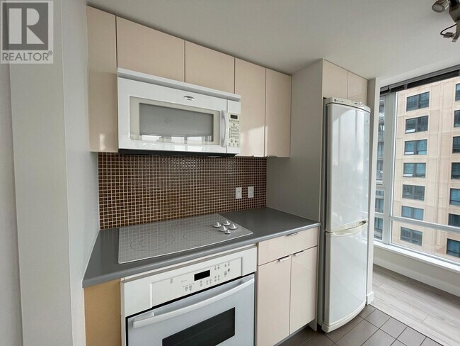 Photo du bâtiment - 233-1233 Robson St