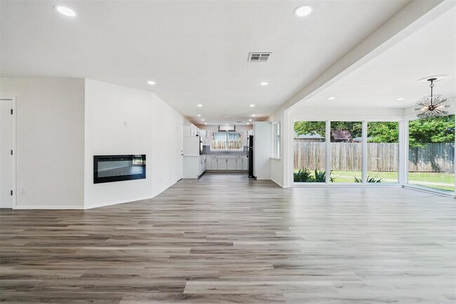 Building Photo - 2206 NW 55th St