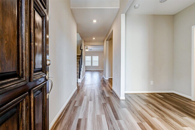 Foto del edificio - 2165 Woodland Pine Dr