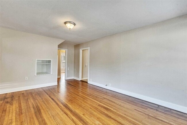 Building Photo - 3810 Brookview Rd