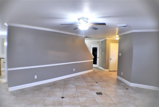 Foto del edificio - 9503 Deep Valley Dr