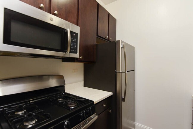 Building Photo - 2936 W Palmer St