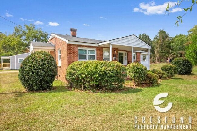 Foto del edificio - 3 Bedroom, 1 Bath with Fresh and Modernize...