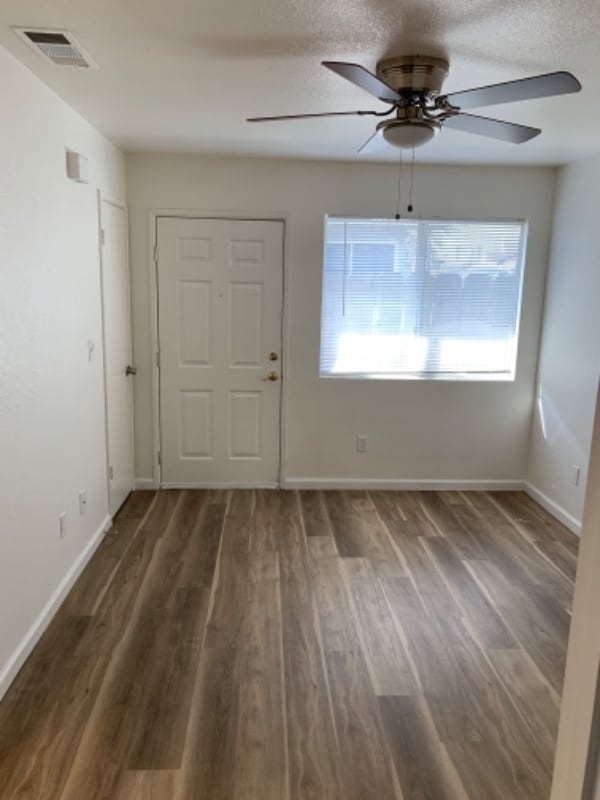 Foto del edificio - 6908 Elm St