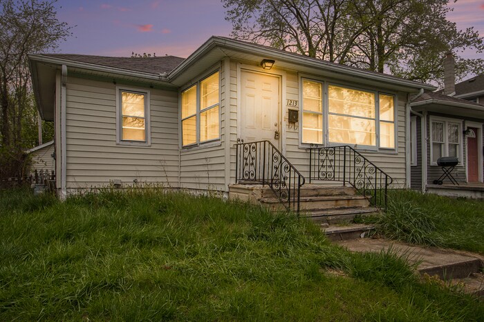 Primary Photo - 1213 E Donald St