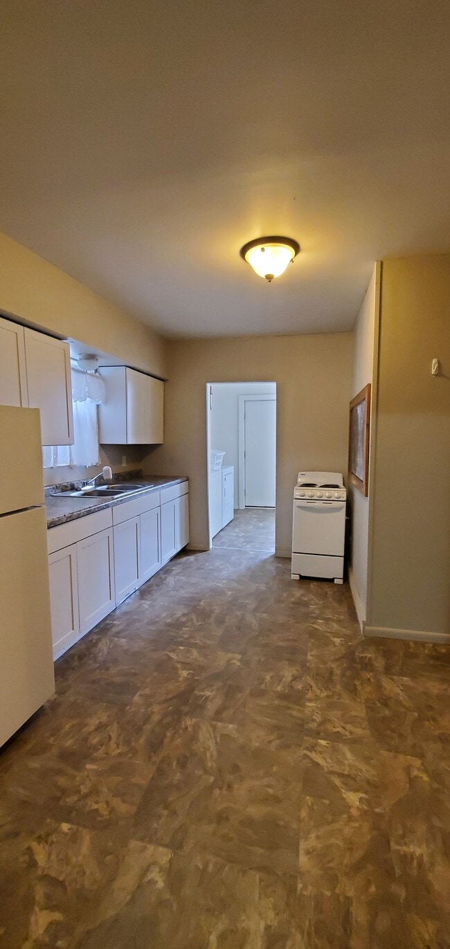 Building Photo - 711 Pine St