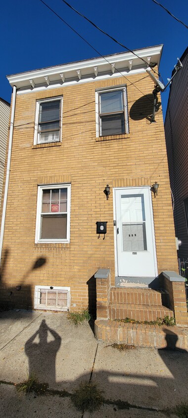 Primary Photo - 512 Lamberton St