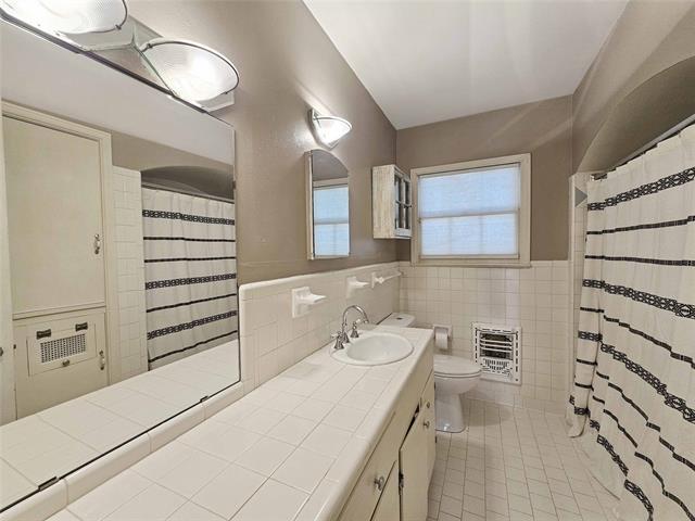 Foto del edificio - 2715 Burlington Blvd