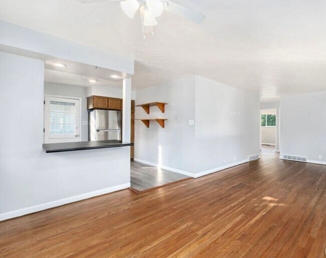 Foto del edificio - Charming 3 Bedroom / 2 Bath Home Near City Park – Fort Collins