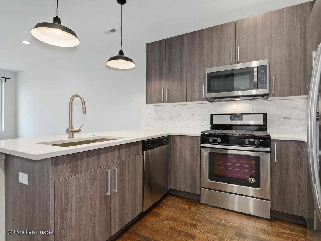 Foto principal - 4428 N Sheridan Rd