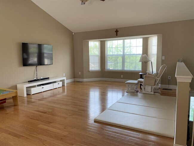 Foto del edificio - 16654 Holy Cross Ln