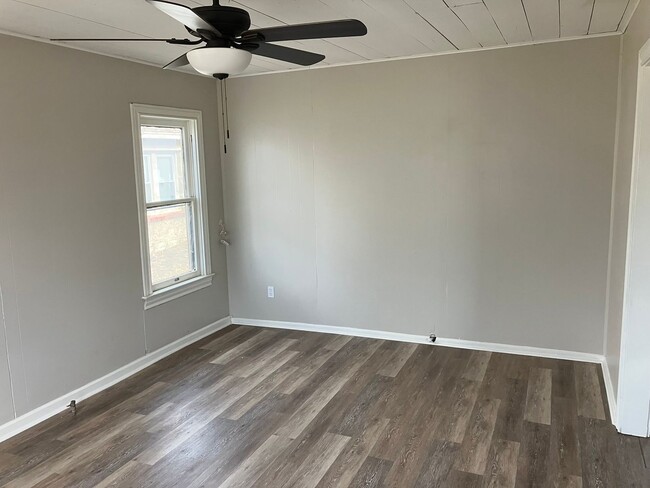 Building Photo - Beautifully Updated 2 Bedroom Home!