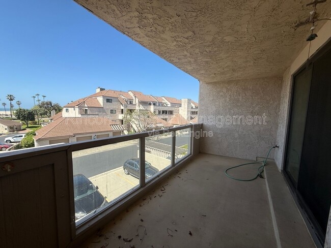 Building Photo - 556 Terrace View Pl