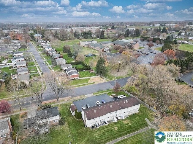 Building Photo - 2080 Johnston Dr