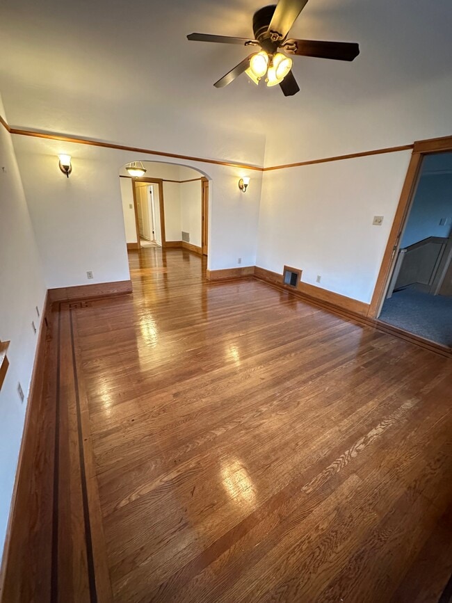 Building Photo - 2110 G St