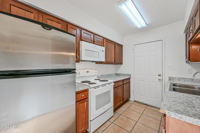 Foto del edificio - 538 S Lesueur