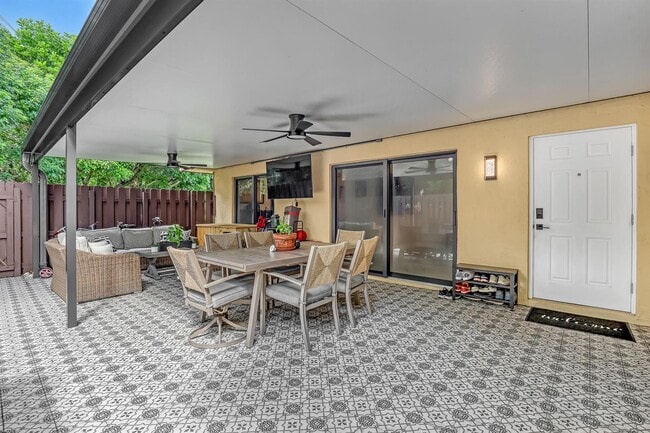 Building Photo - 923 Springdale Cir