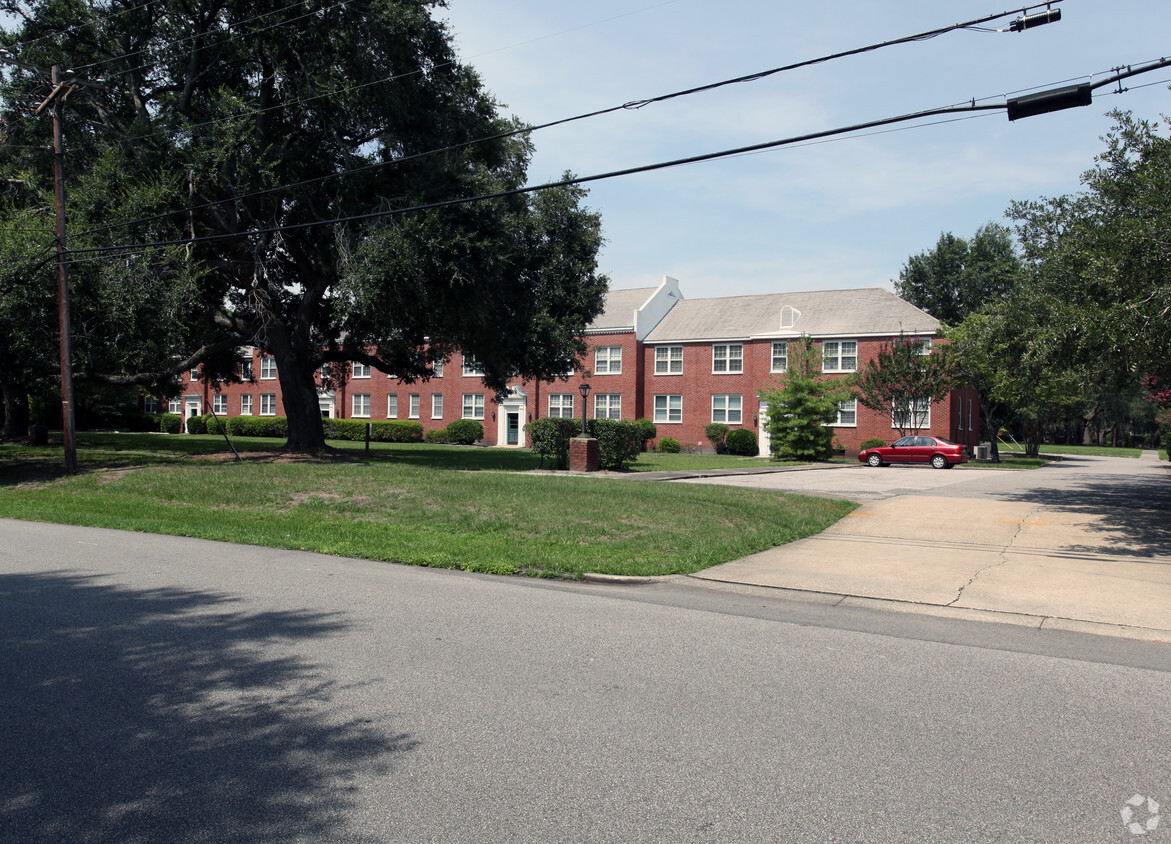 Building Photo - Oleander Court