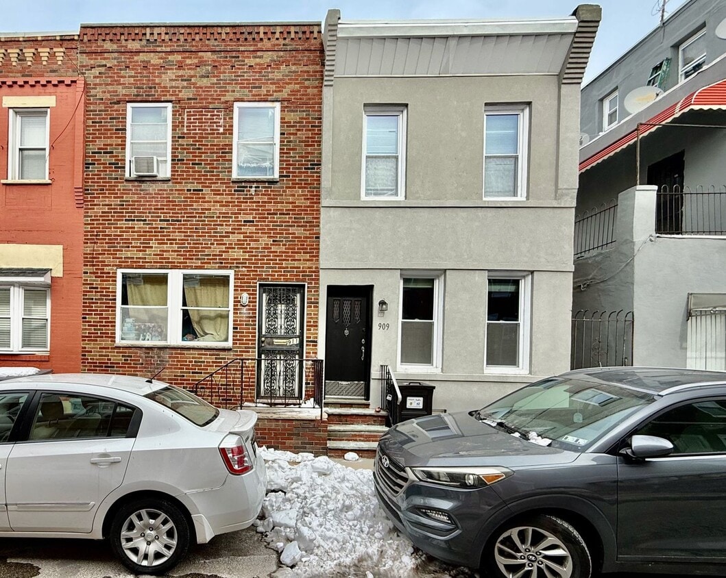 SPACIOUS & MODERN 3 BED/1.5 BA HOUSE w/ Central AC-Bamboo HARDWOOD Flooring-WASHER/DRYER & Rear P... - SPACIOUS & MODERN 3 BED/1.5 BA HOUSE w/ Central AC-Bamboo HARDWOOD Flooring-WASHER/DRYER & Rear P...