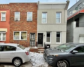 Building Photo - 909 Tree St