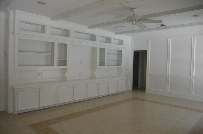 Building Photo - 3746 Wildwood Ridge Dr