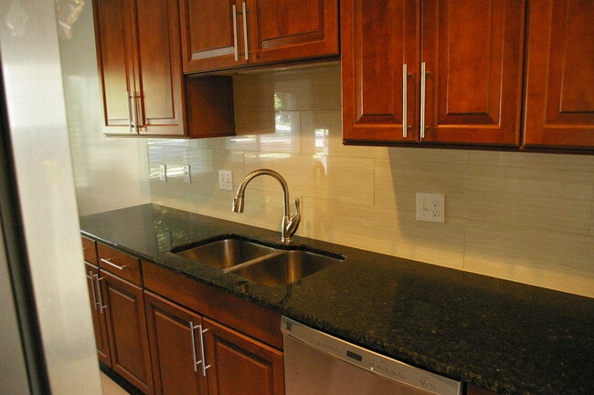 Photo - 3050 S Birch St House